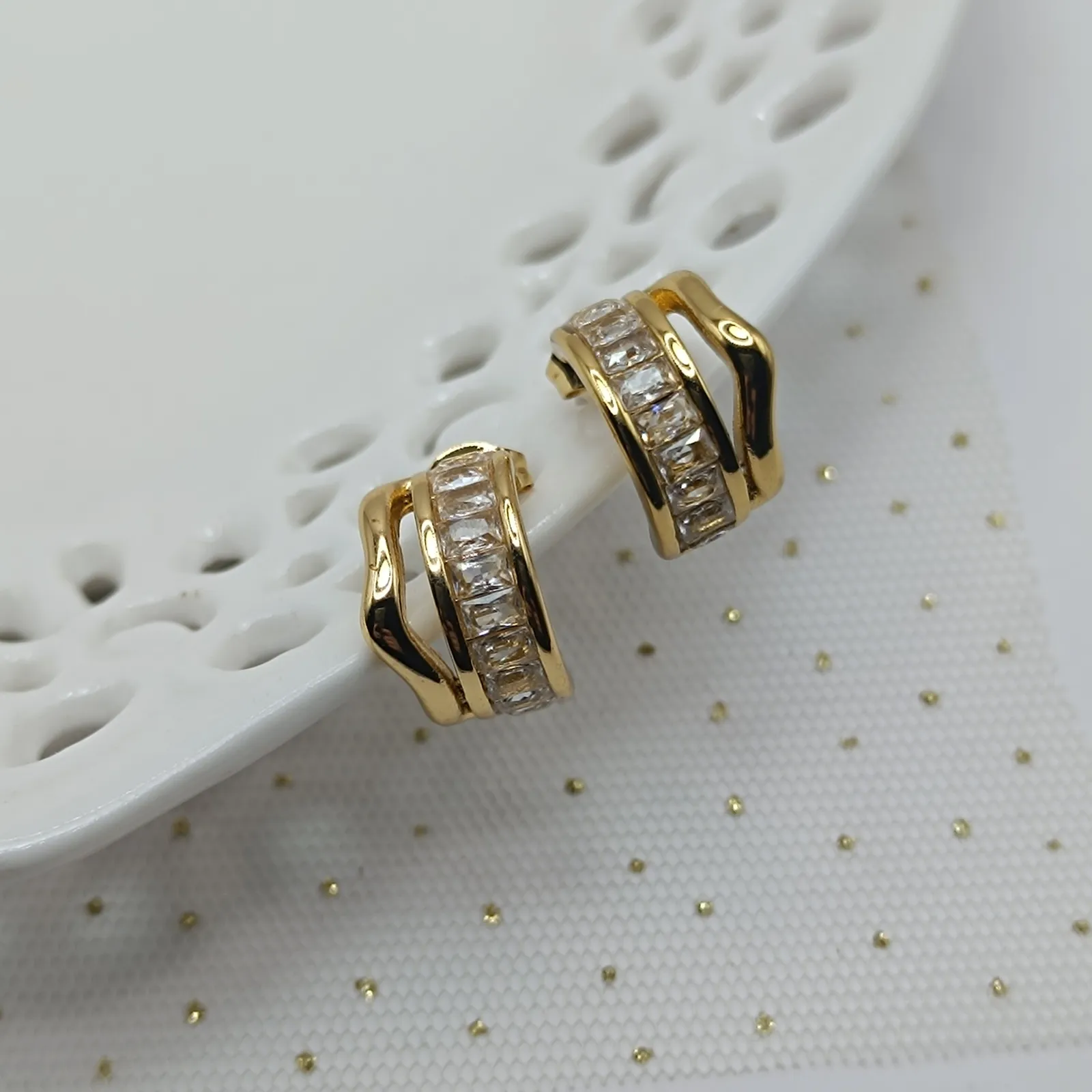 Σκουλαρίκια «Crystal Crescent Studs»