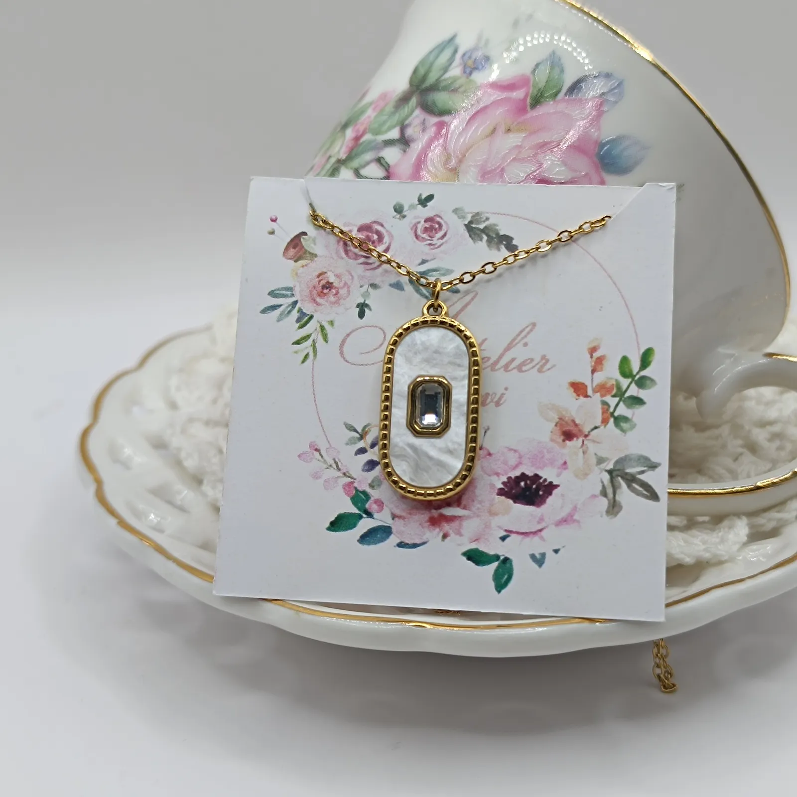 Κολιέ "Mother of Pearl Identity"
