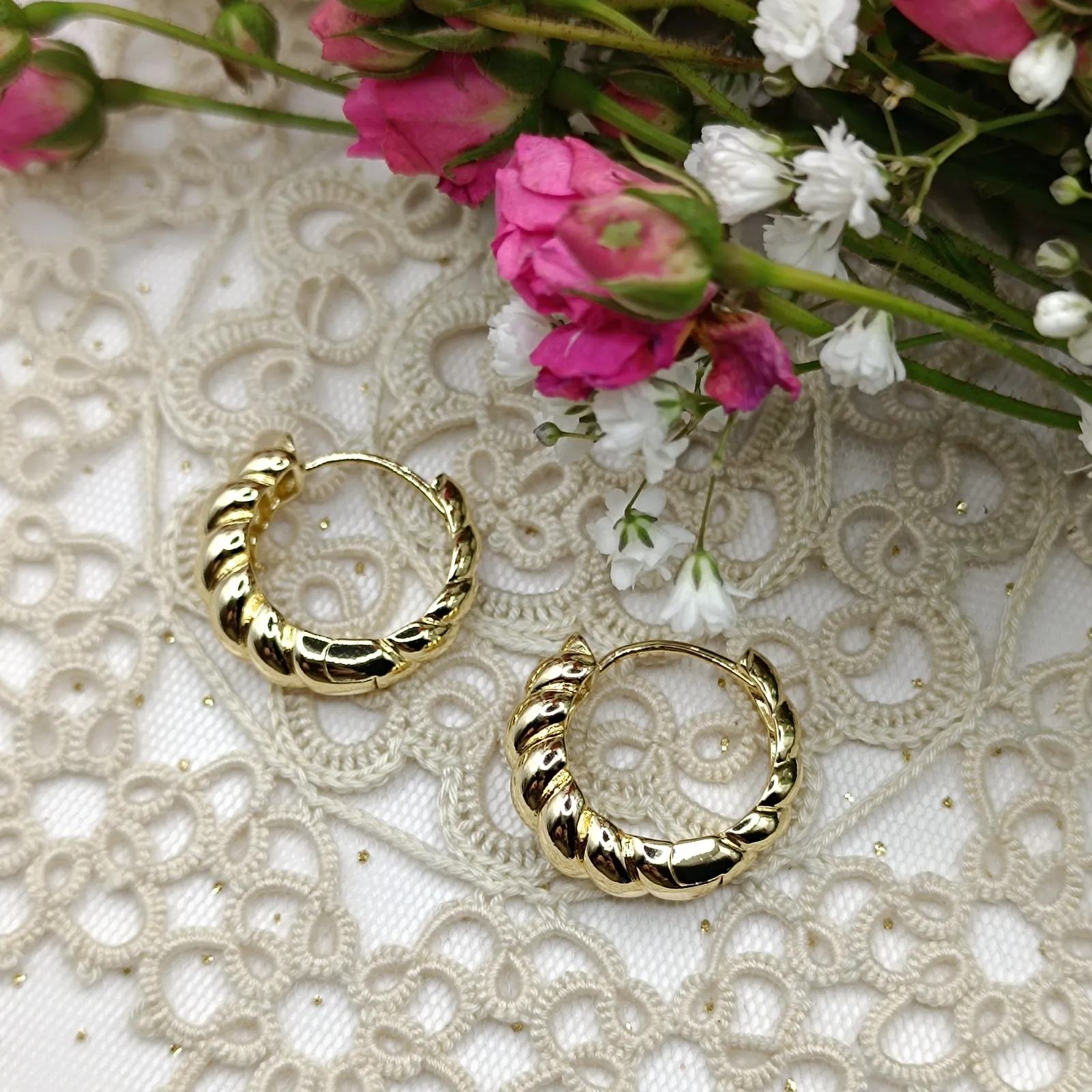 Σκουλαρίκια κρίκοι «Golden Twist Hoops»