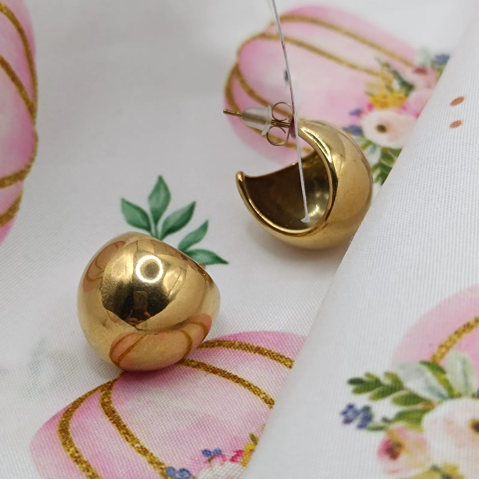 Σκουλαρίκια «Golden Sphere Studs»